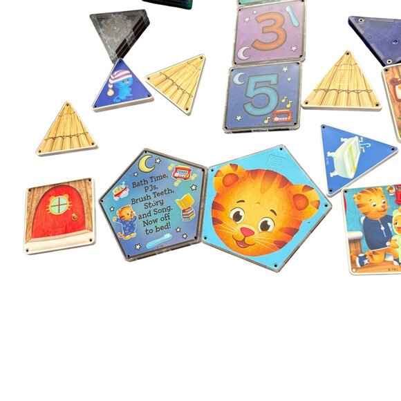 Magna-Tiles Daniel Tiger Storytime Building Set - Picture 2 of 7
